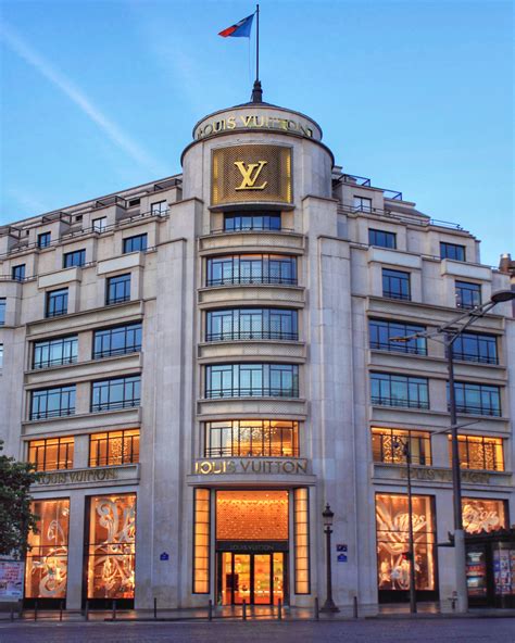 louis vuitton histoire de la maison|louis vuitton maison champs élysées.